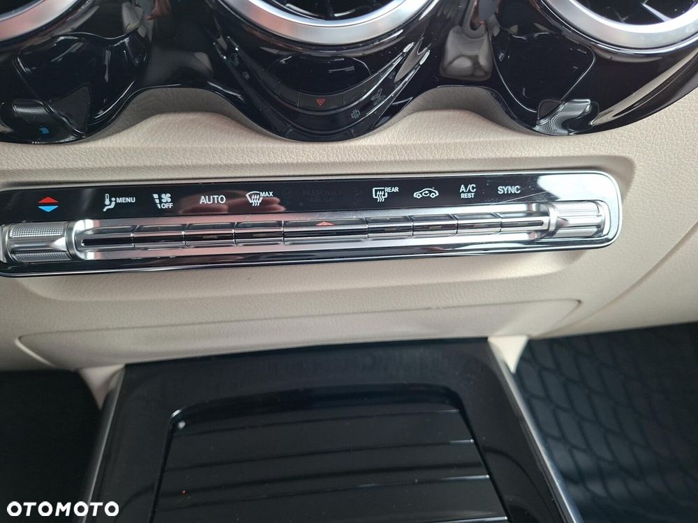 Mercedes-Benz GLB 200 Progressive 7G-DCT - 27