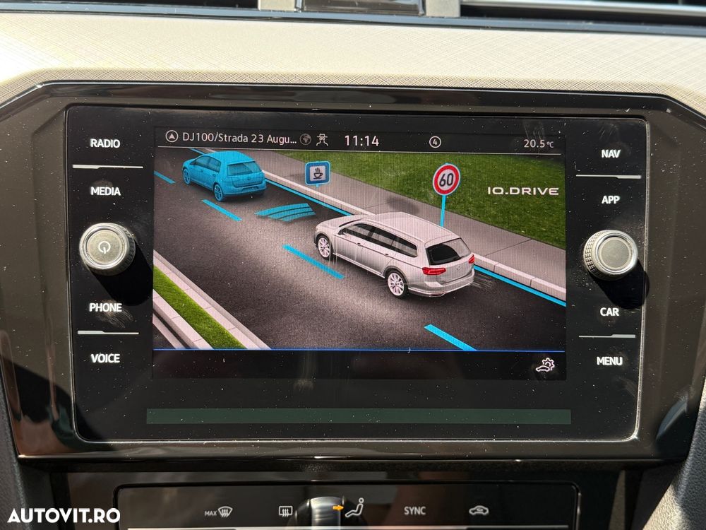 Volkswagen Passat 2.0 TDI DSG Highline - 20