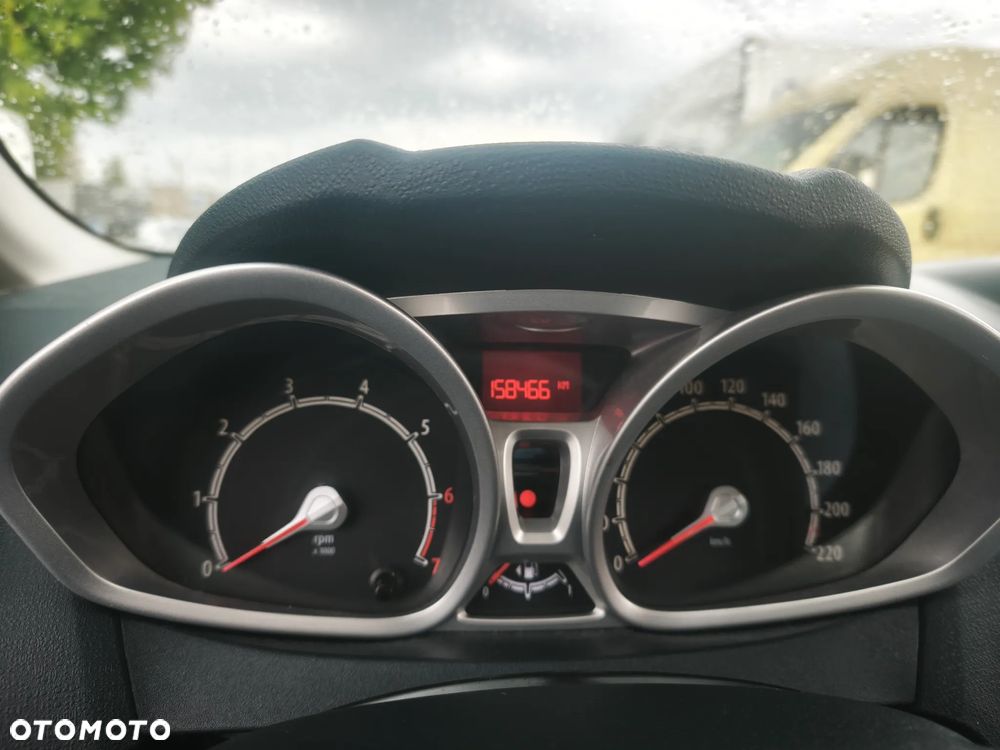 Ford Fiesta 1.25 Celebration - 7