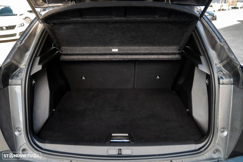 Peugeot 2008 1.2 PureTech Allure - 31