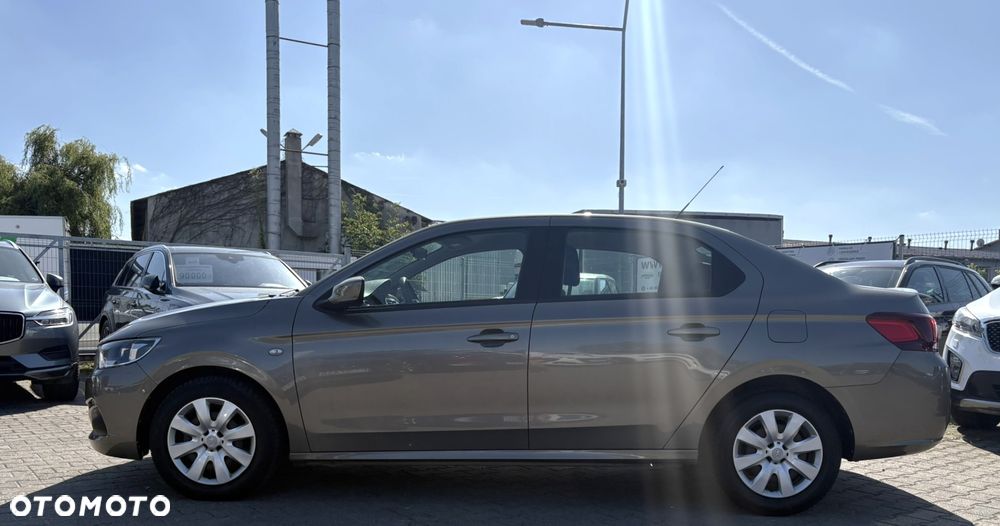 Peugeot 301 1.2 Pure Tech Access - 4