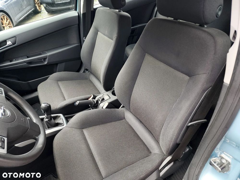 Opel Astra 1.4 Enjoy - 26