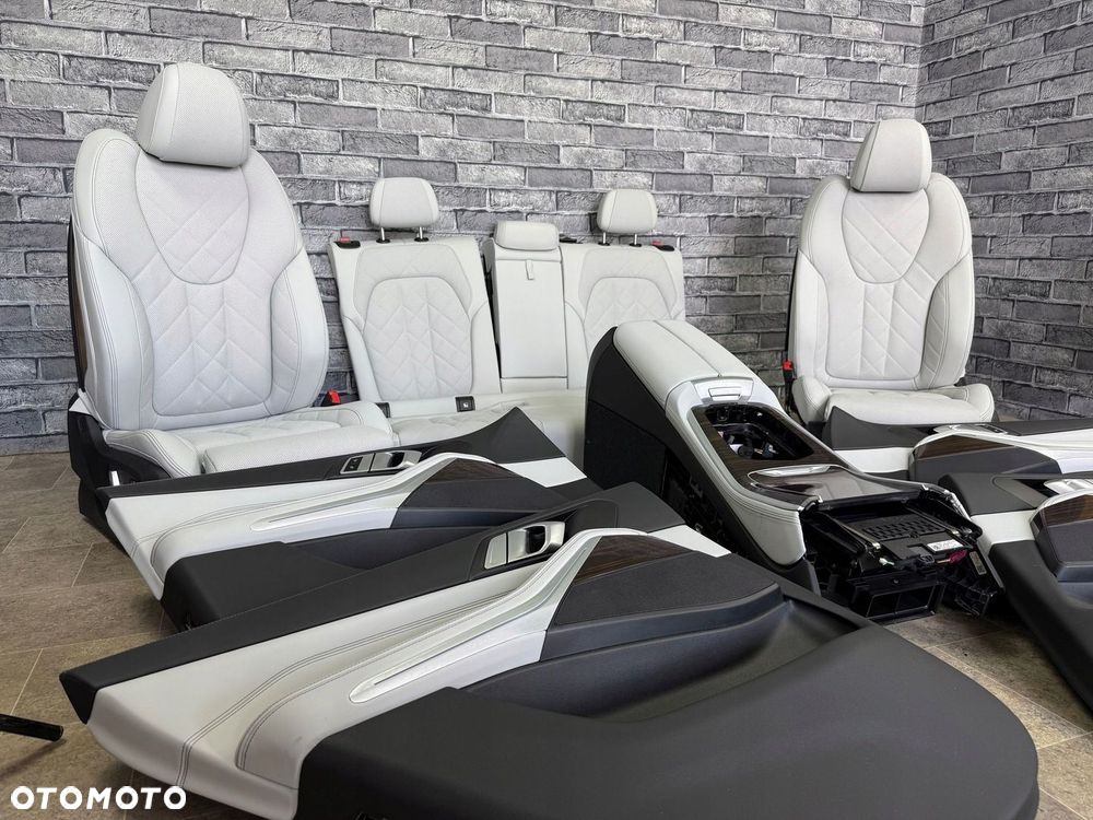 BMW X5 G05 WNĘTRZE FOTELE KANAPA BOCZKI M-PAKIET SKÓRA PODGRZEWANE SILVER - 9