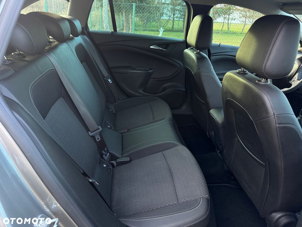 Opel Astra 1.4 Turbo Innovation - 19