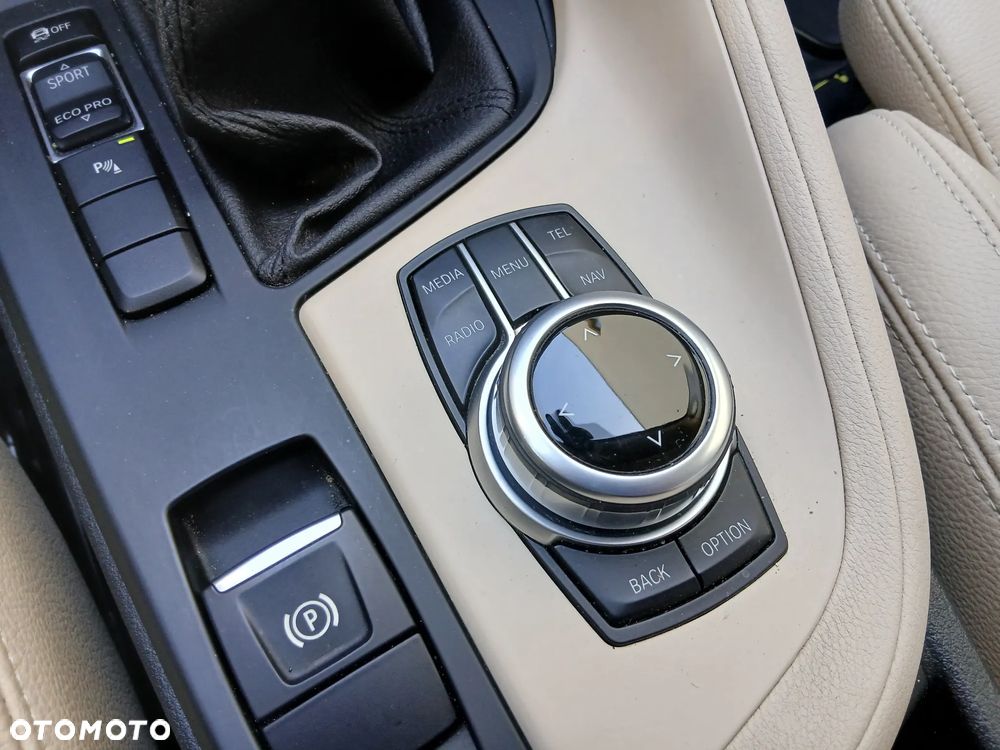 BMW X1 sDrive18d - 18