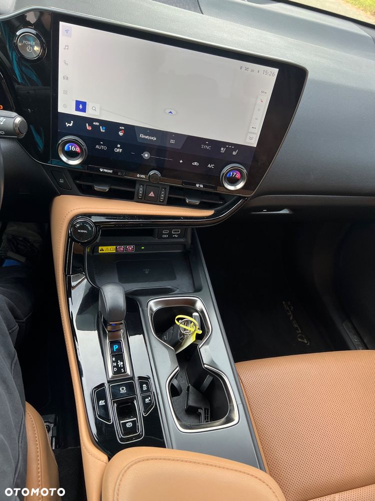 Lexus NX 350h Omotenashi AWD - 24