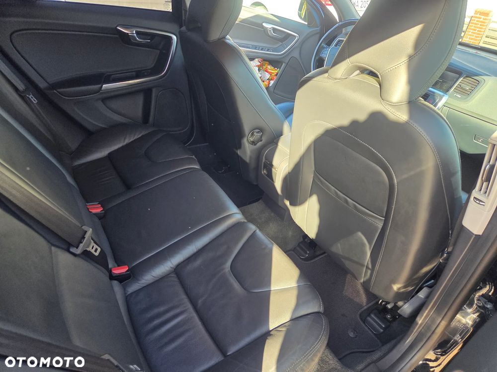 Volvo V60 D4 Geartronic Summum - 13