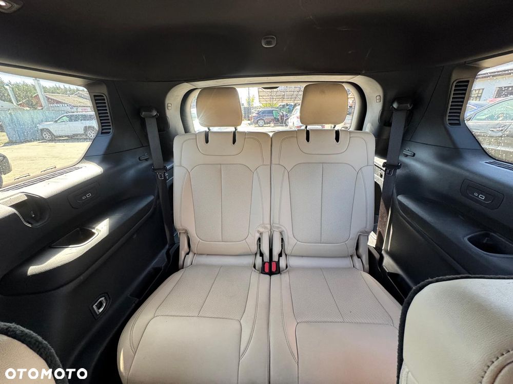 Jeep Grand Cherokee - 13