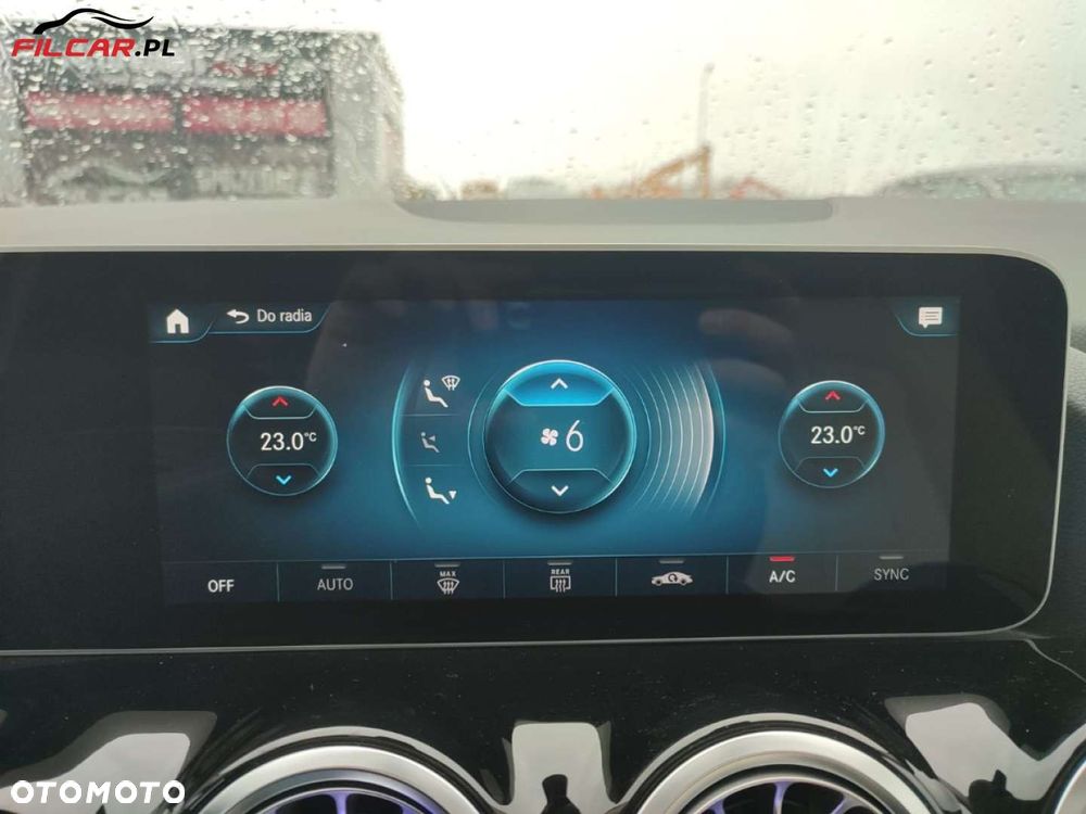 Mercedes-Benz GLA - 21