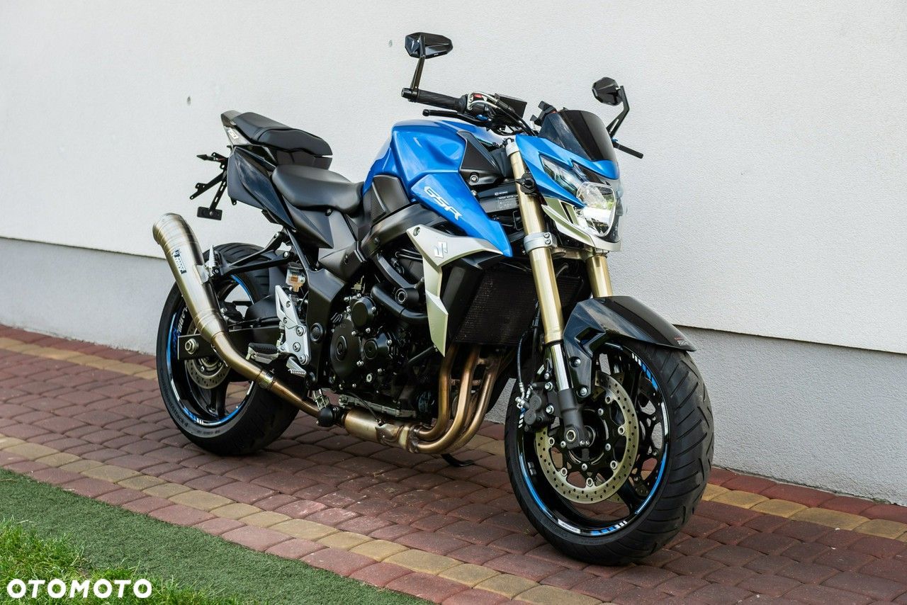 Suzuki GSR - 1