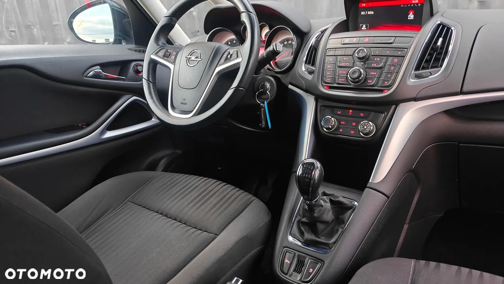 Opel Zafira Tourer 1.4 Turbo Business Edition - 36