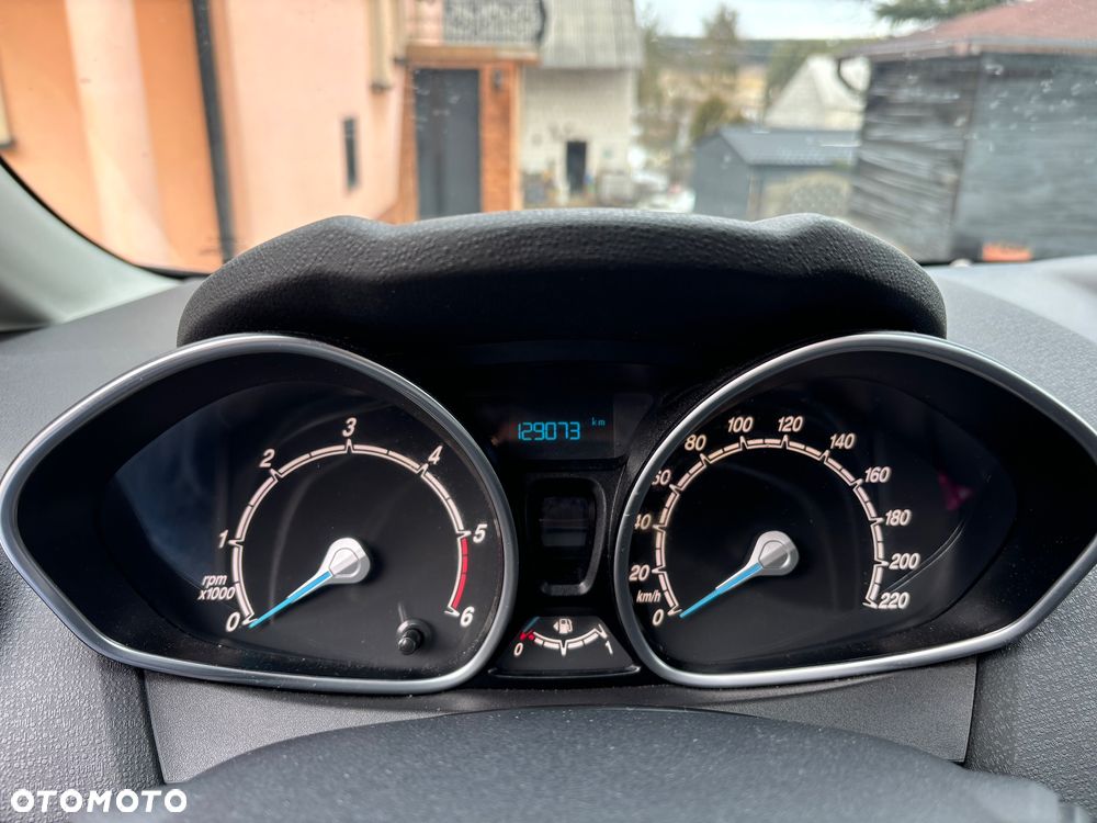 Ford Fiesta - 12