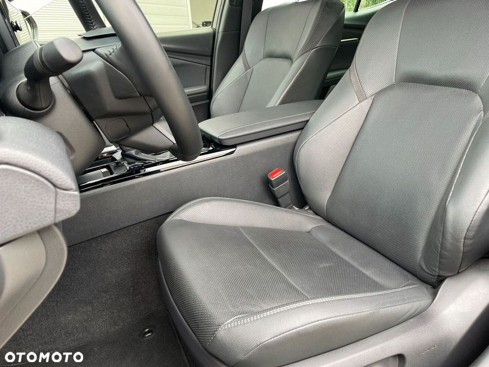 Toyota Camry - 12
