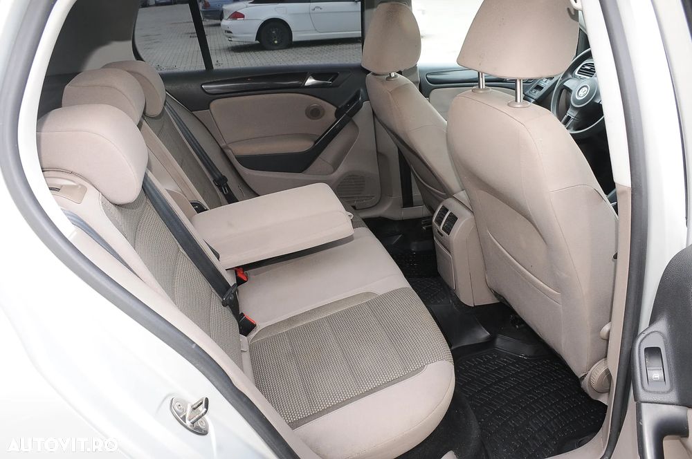 Volkswagen Golf 1.6 TDI DPF Comfortline - 16