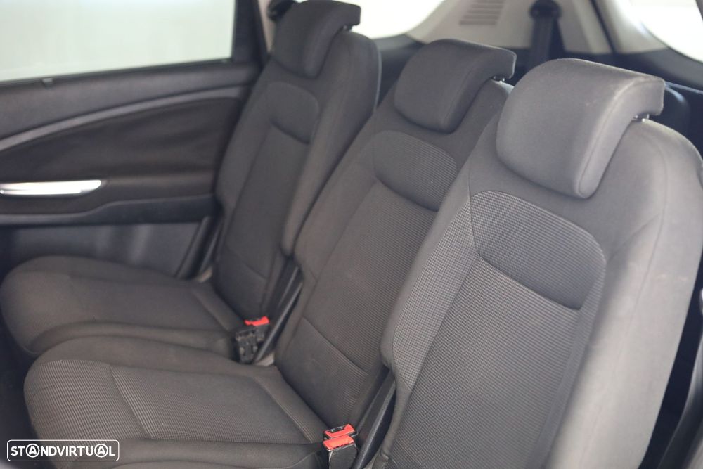 Ford S-Max 2.0 TDCi Titanium 7L - 21