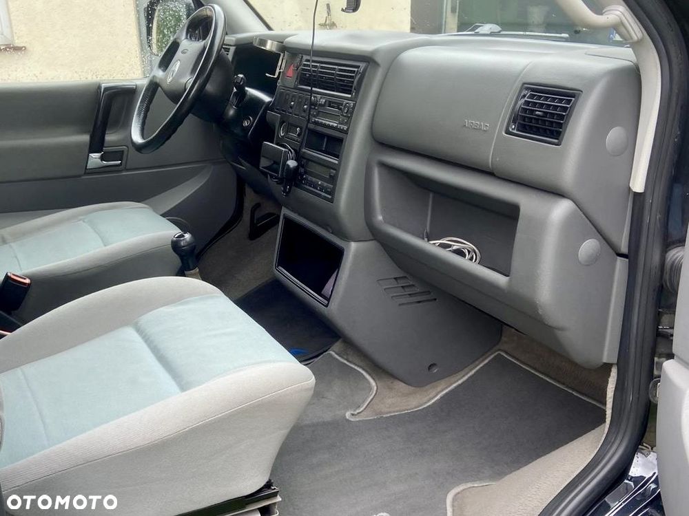 Volkswagen Multivan - 17