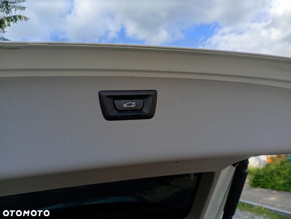 BMW Seria 3 318d DPF - 26