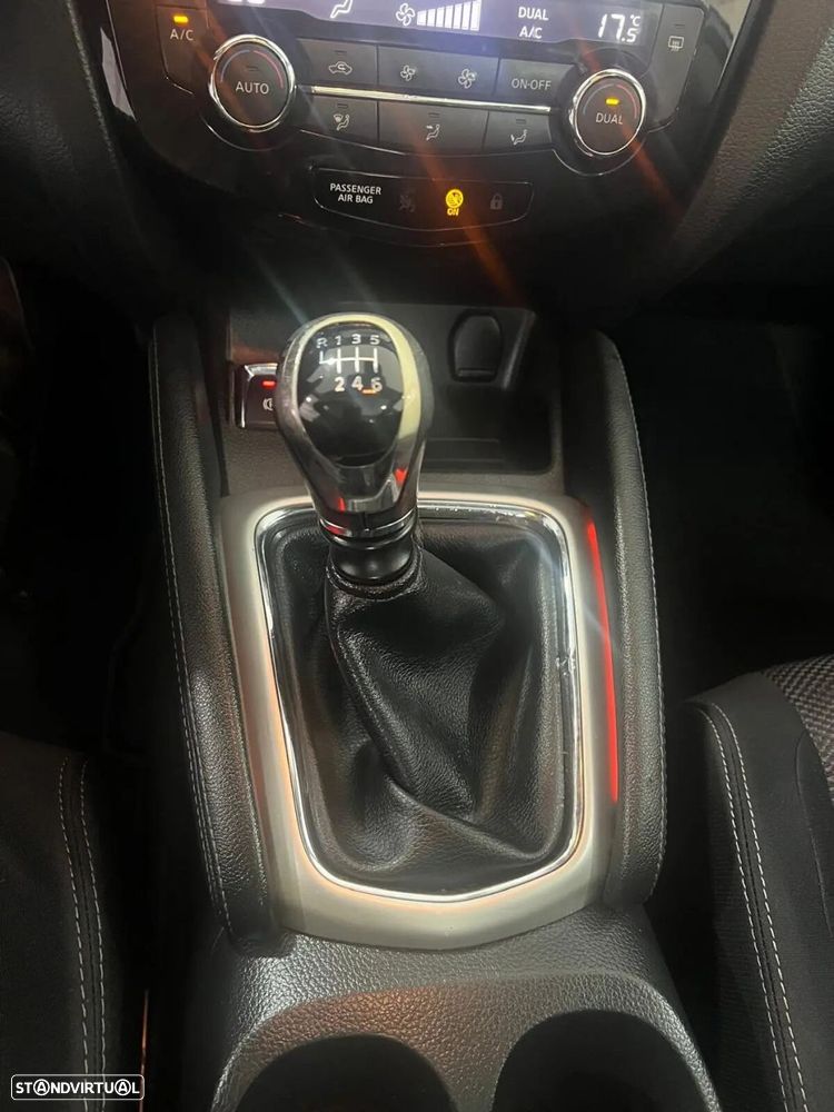 Nissan Qashqai 1.5 dCi N-Connecta 18 - 14