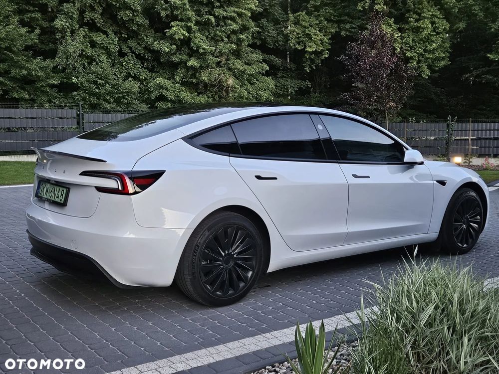 Tesla Model 3 - 1