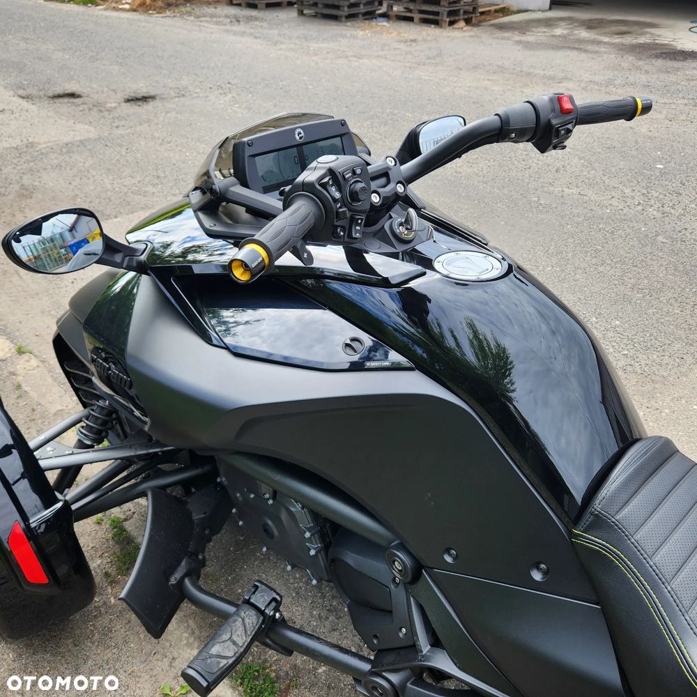 Can-Am Spyder - 7