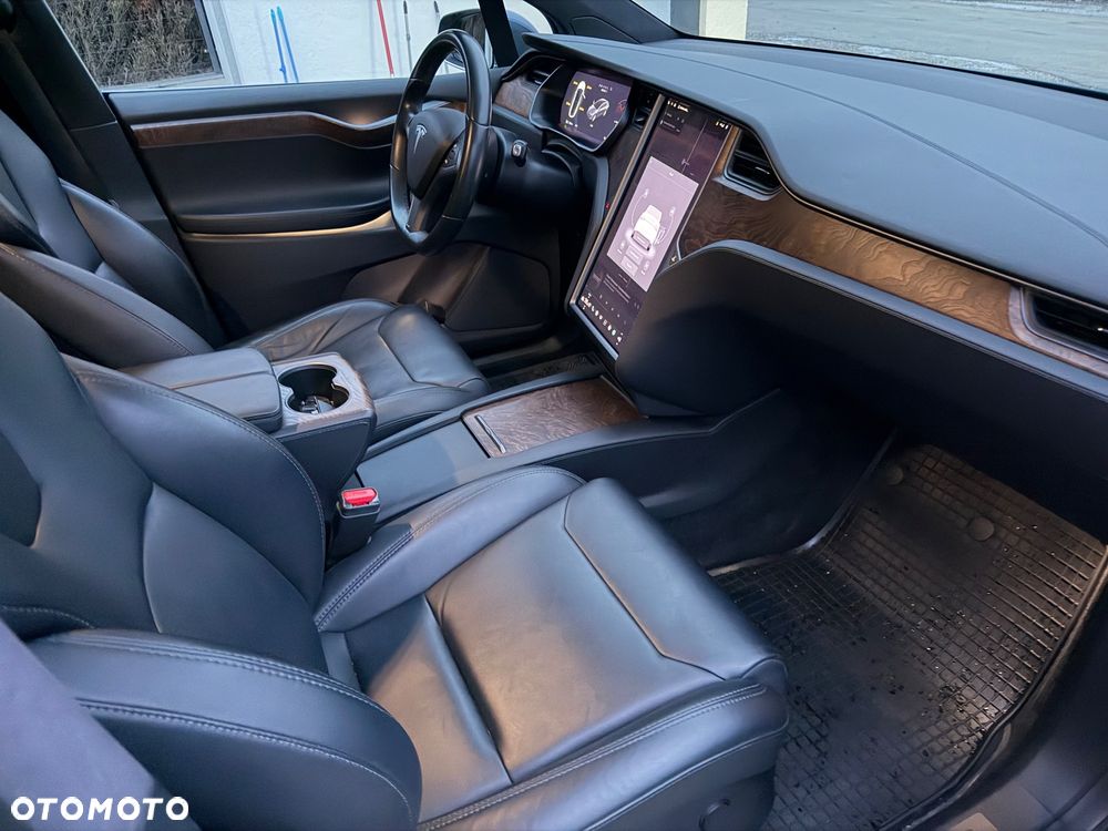 Tesla Model X Long Range Plus - 11