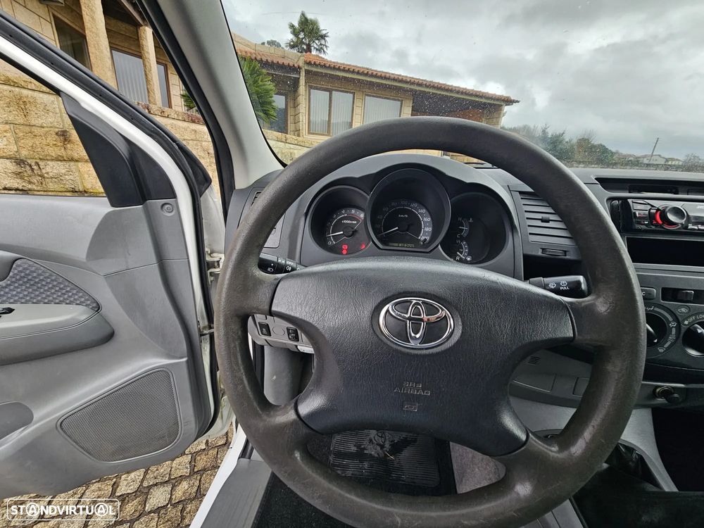 Toyota HILUX 5 LUGARES 2.5 CC 102 CV - 12