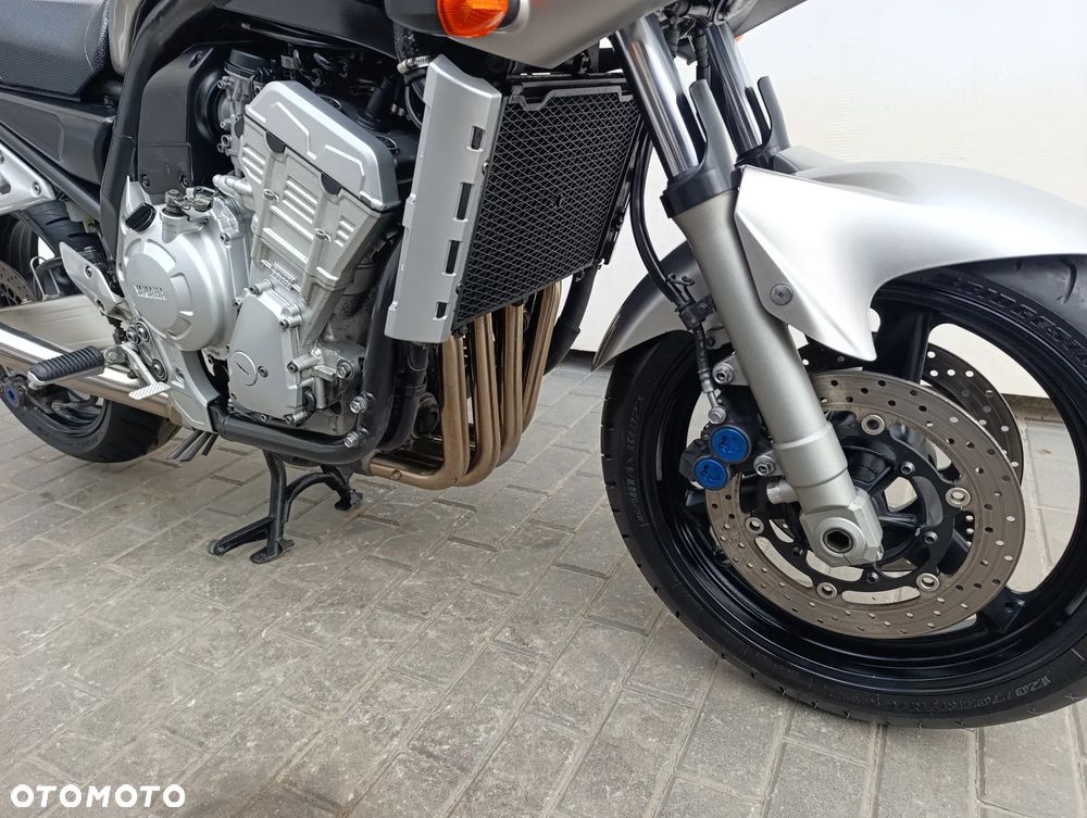 Yamaha FZS - 30