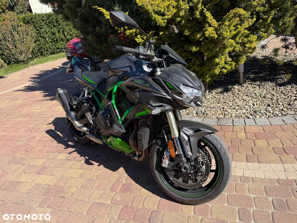 Kawasaki H2 - 2