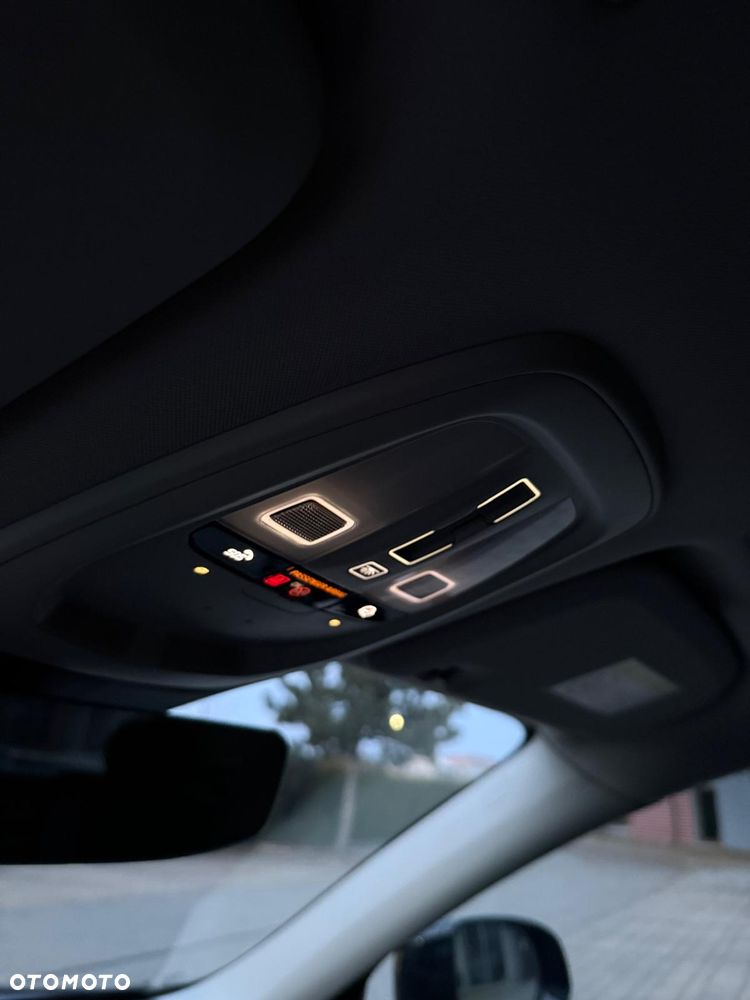 Volvo XC 60 B5 B AWD Ultra Dark - 18