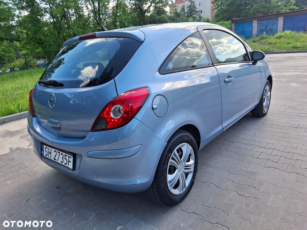 Opel Corsa 1.4 16V Cosmo - 10