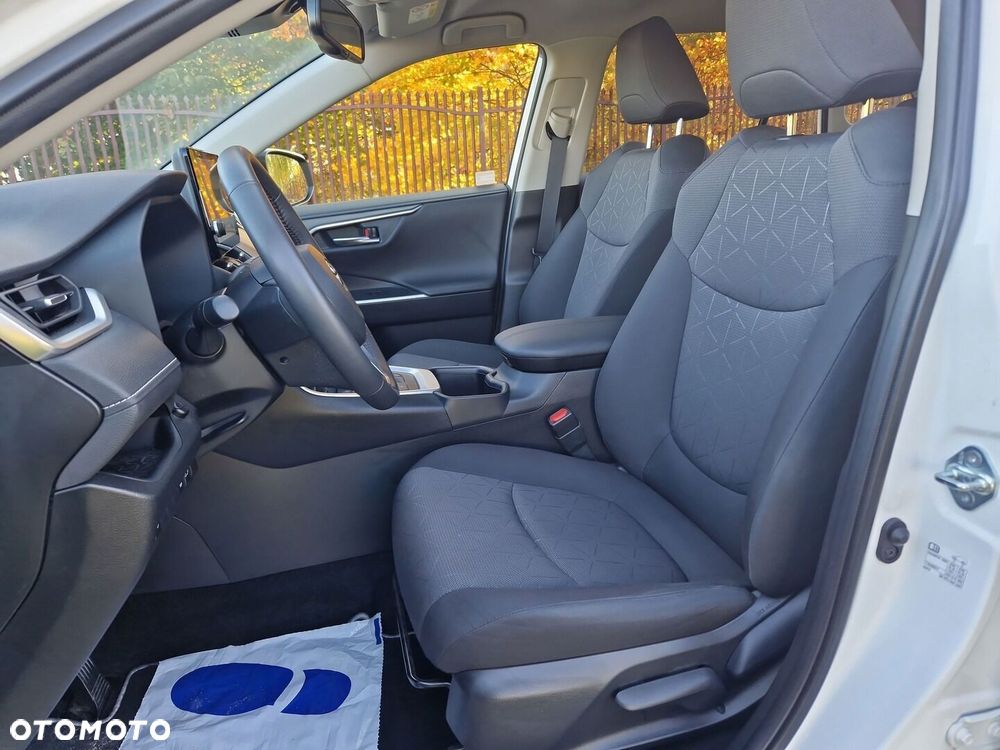 Toyota RAV4 - 10