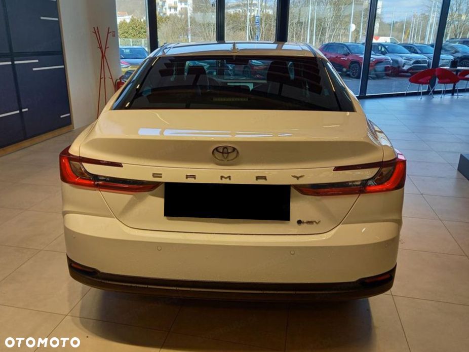Toyota Camry - 6
