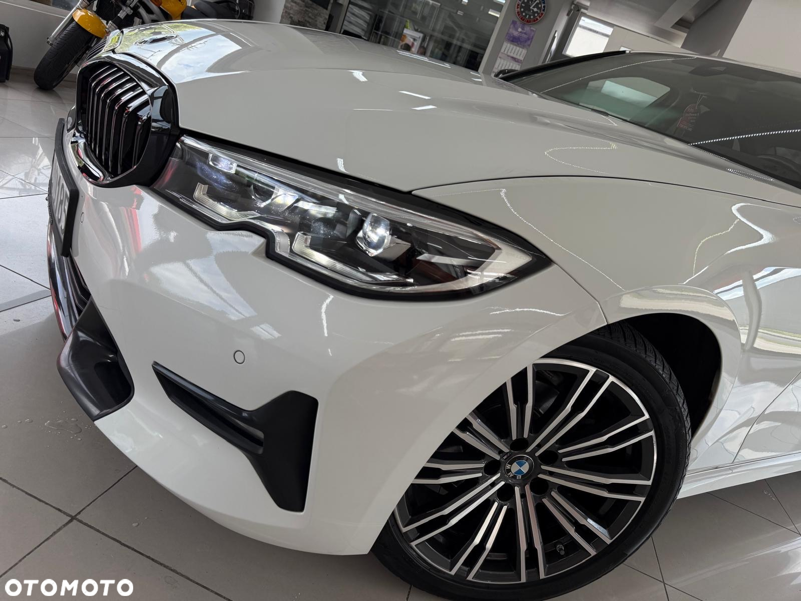 BMW Seria 3 - 32