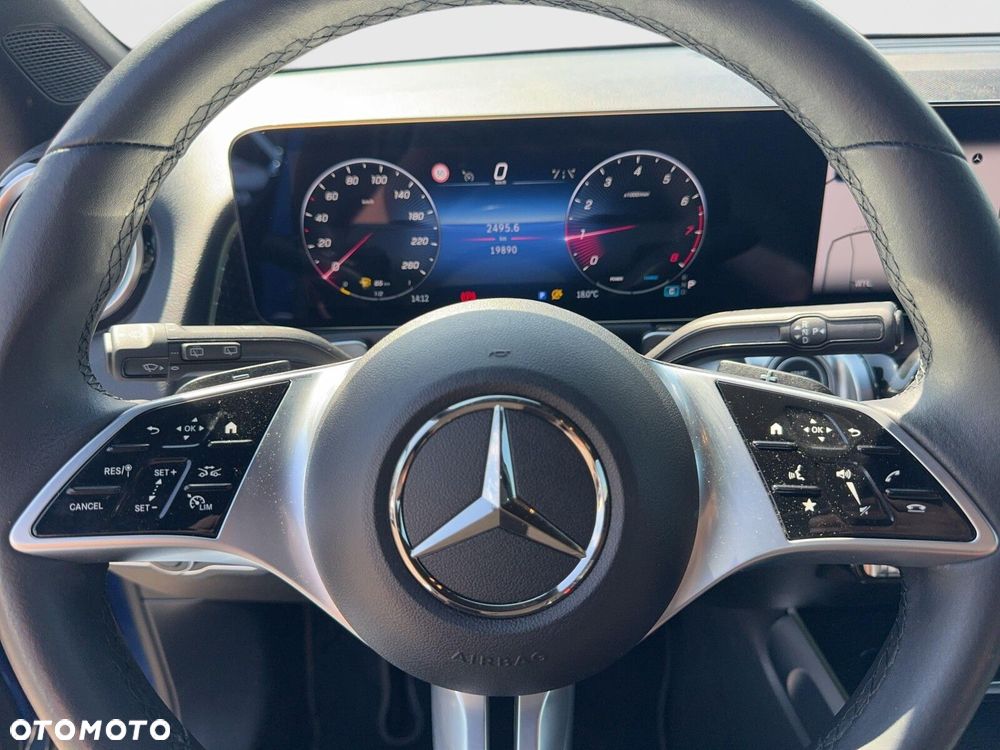 Mercedes-Benz GLB - 13