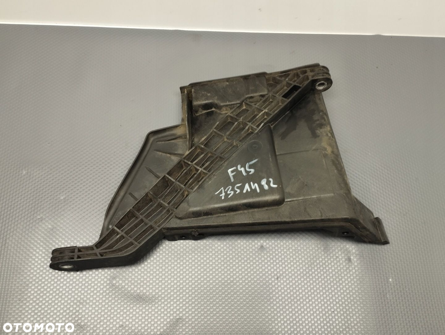 BMW F45 F46 PODSTAWA AKUMULATORA 7351482 - 2