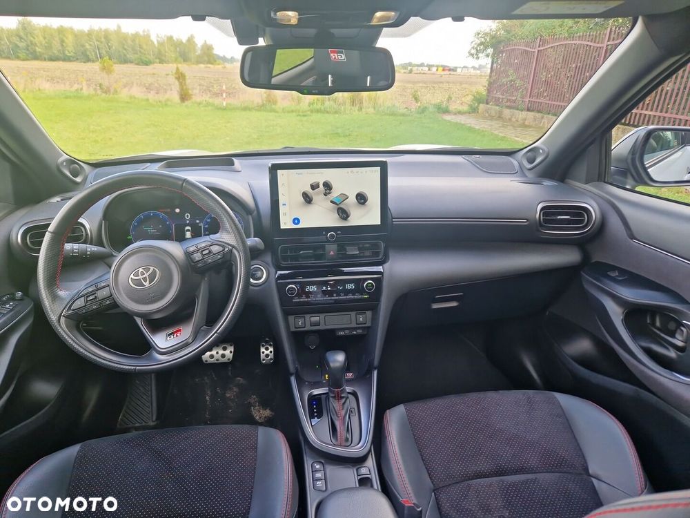 Toyota Yaris Cross Hybrid 1.5 GR Sport - 17