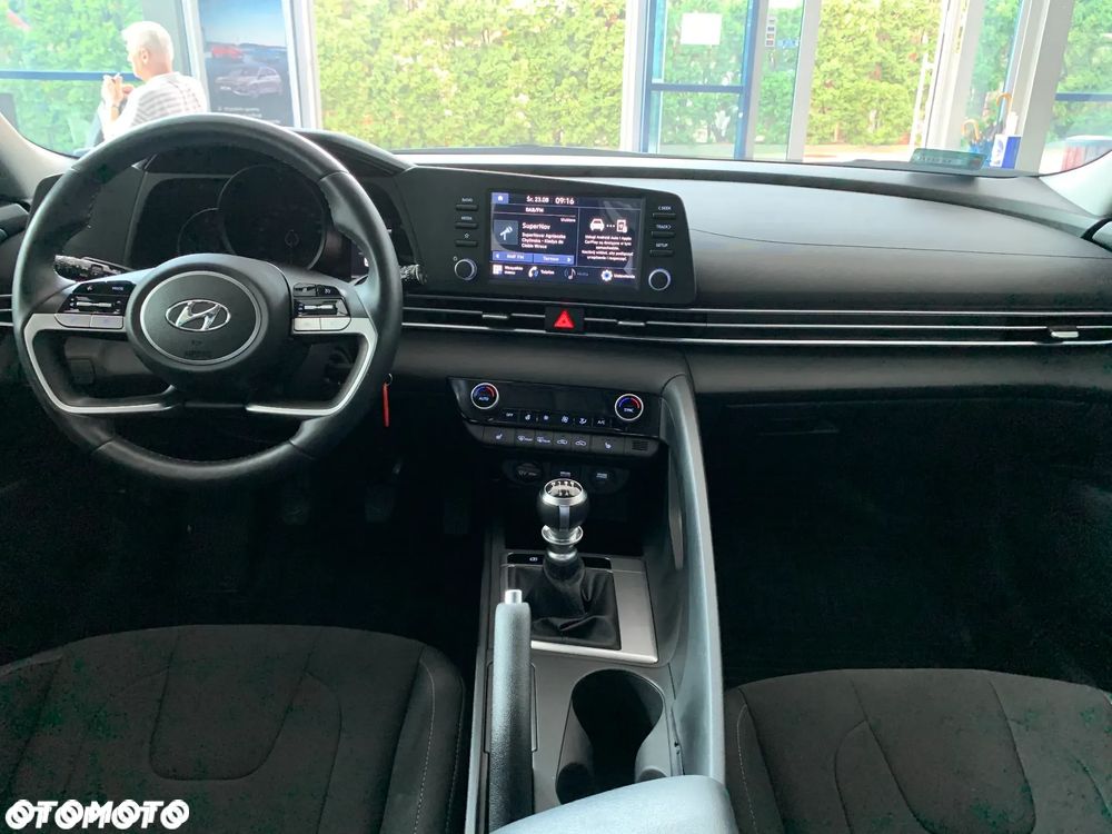 Hyundai Elantra 1.6 Smart - 13
