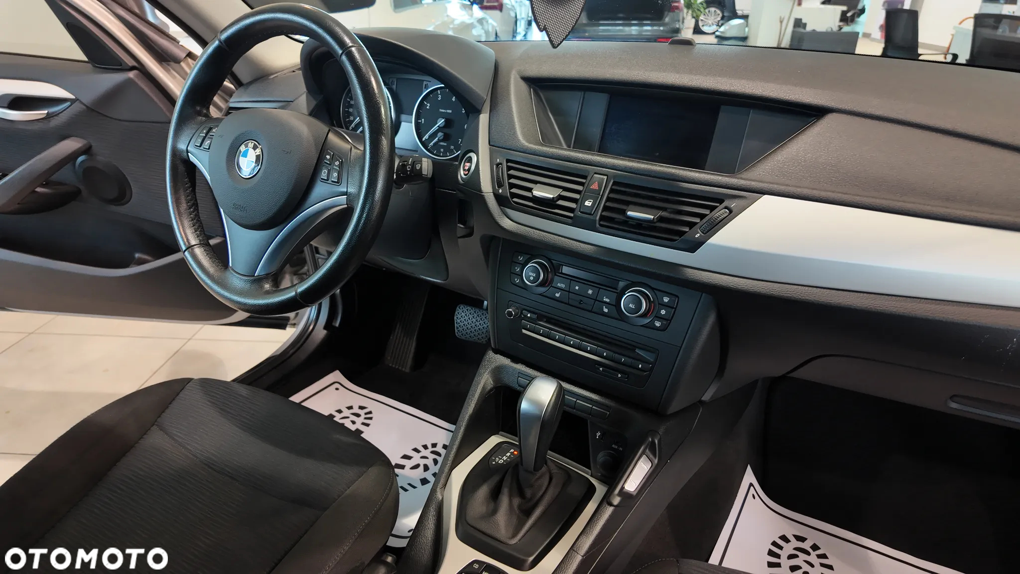 BMW X1 sDrive18i - 37