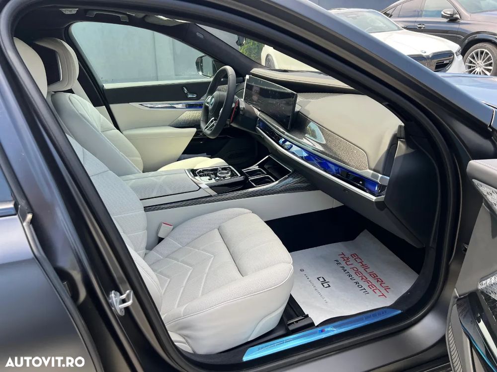 BMW M7 M760e xDrive AT PHEV - 31