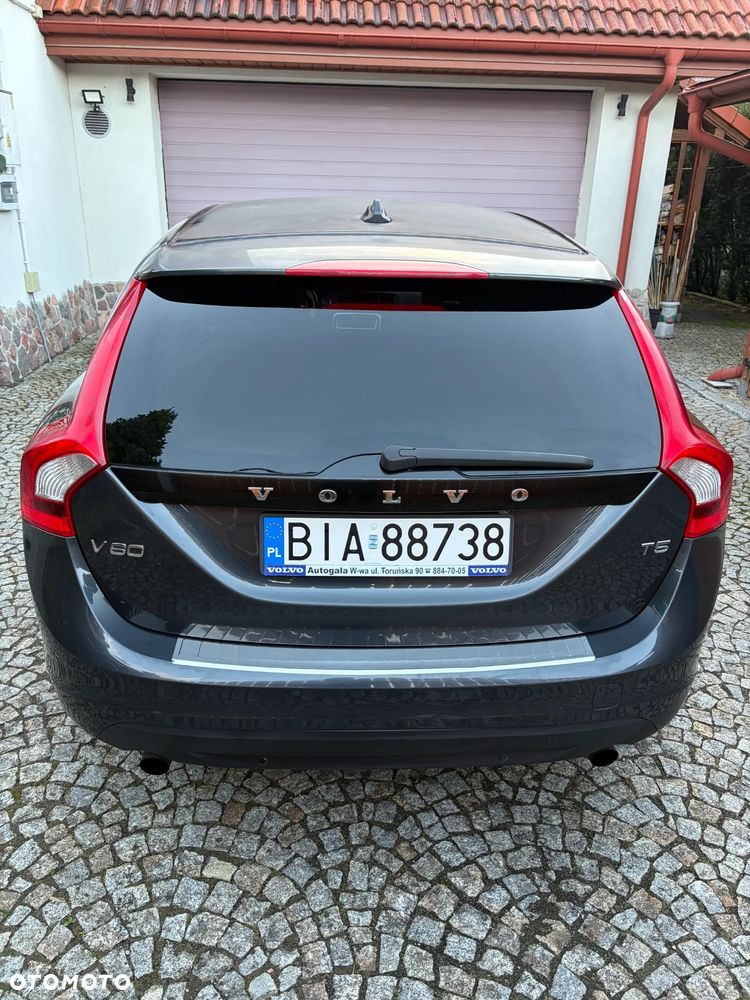 Volvo V60 T5 Summum - 3