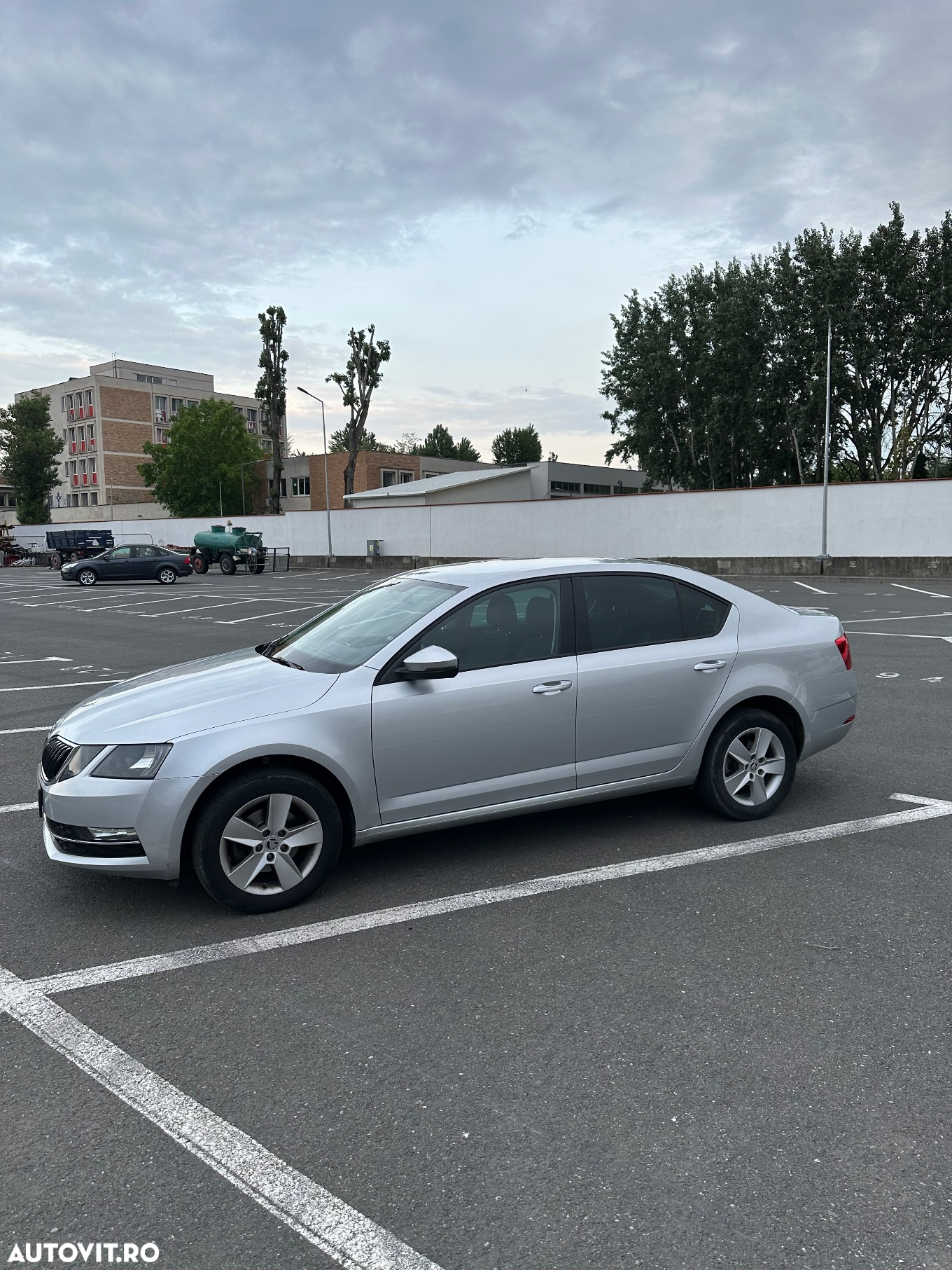 Skoda Octavia 2.0 TDI DSG 4X4 Style - 4