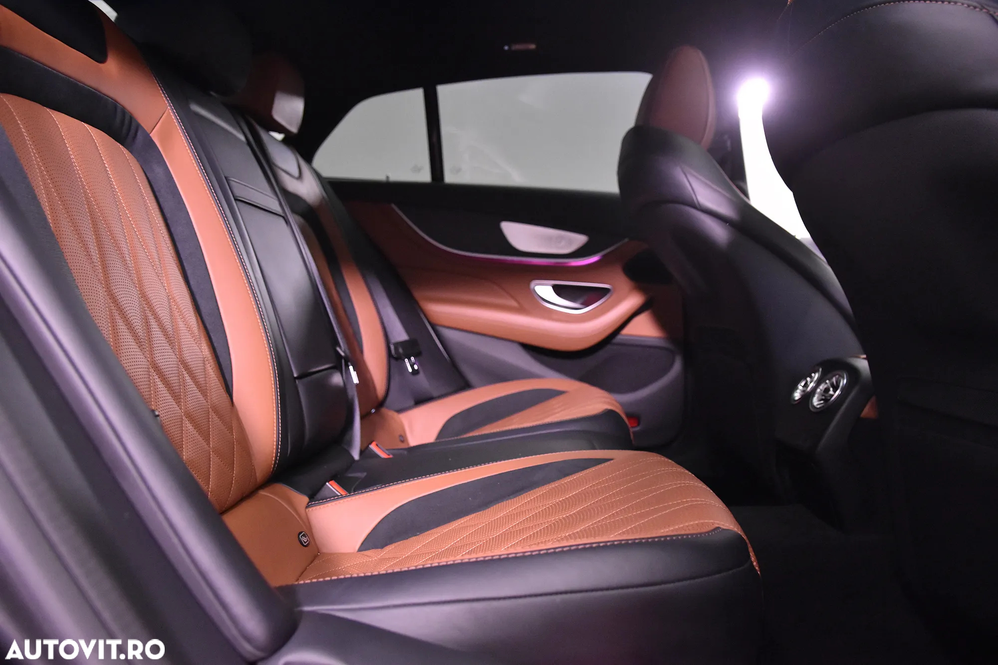 Mercedes-Benz AMG GT 53 4MATIC+ MHEV - 12