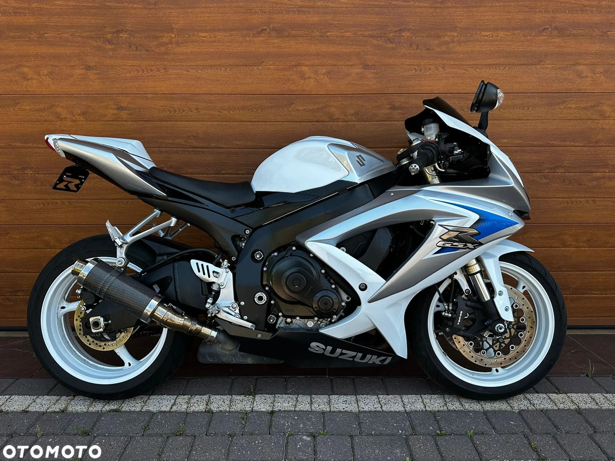 Suzuki GSX-R - 1