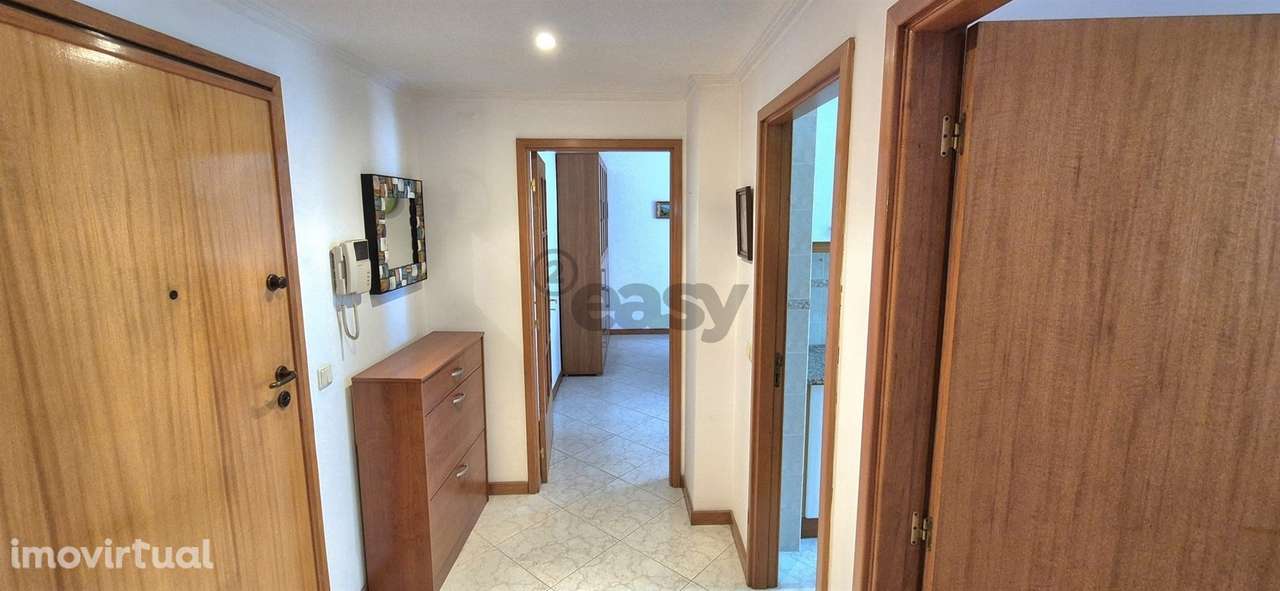 T1 em Vila Nova de Gaia com parqueamento e varanda - Grande imagem: 3/33