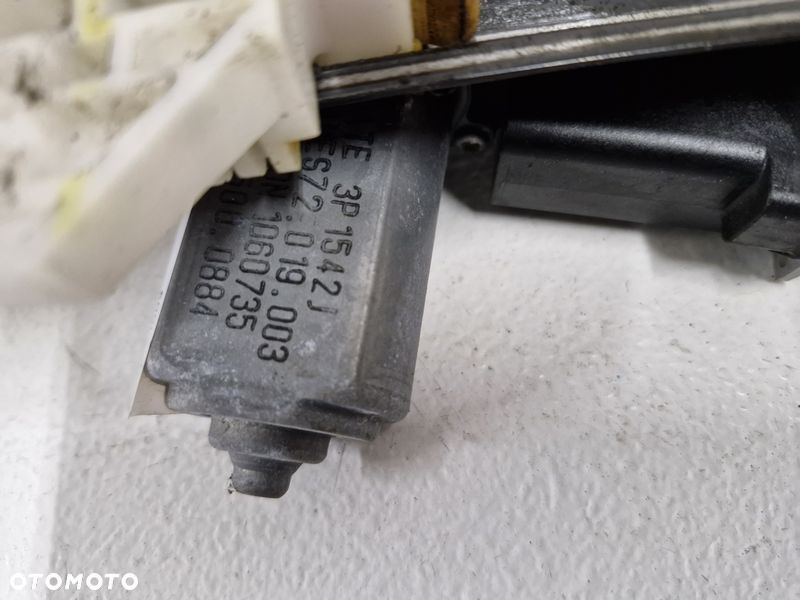 FIAT 500L PODNOŚNIK MECHANIZM SZYBY PRAWY PRZÓD PRZEDNI 6 PIN 51957503 - 6