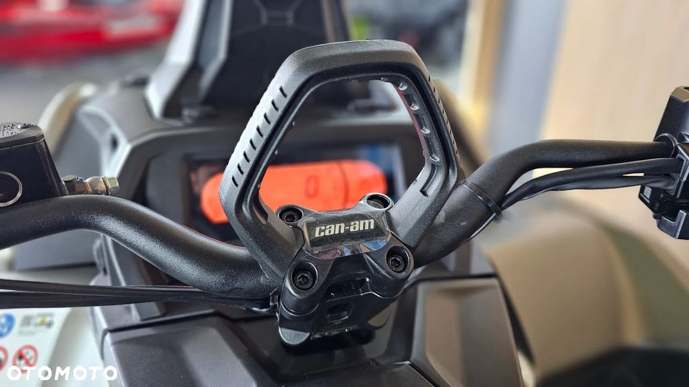 Can-Am Outlander - 20