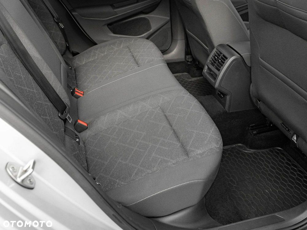 Volkswagen Golf - 30