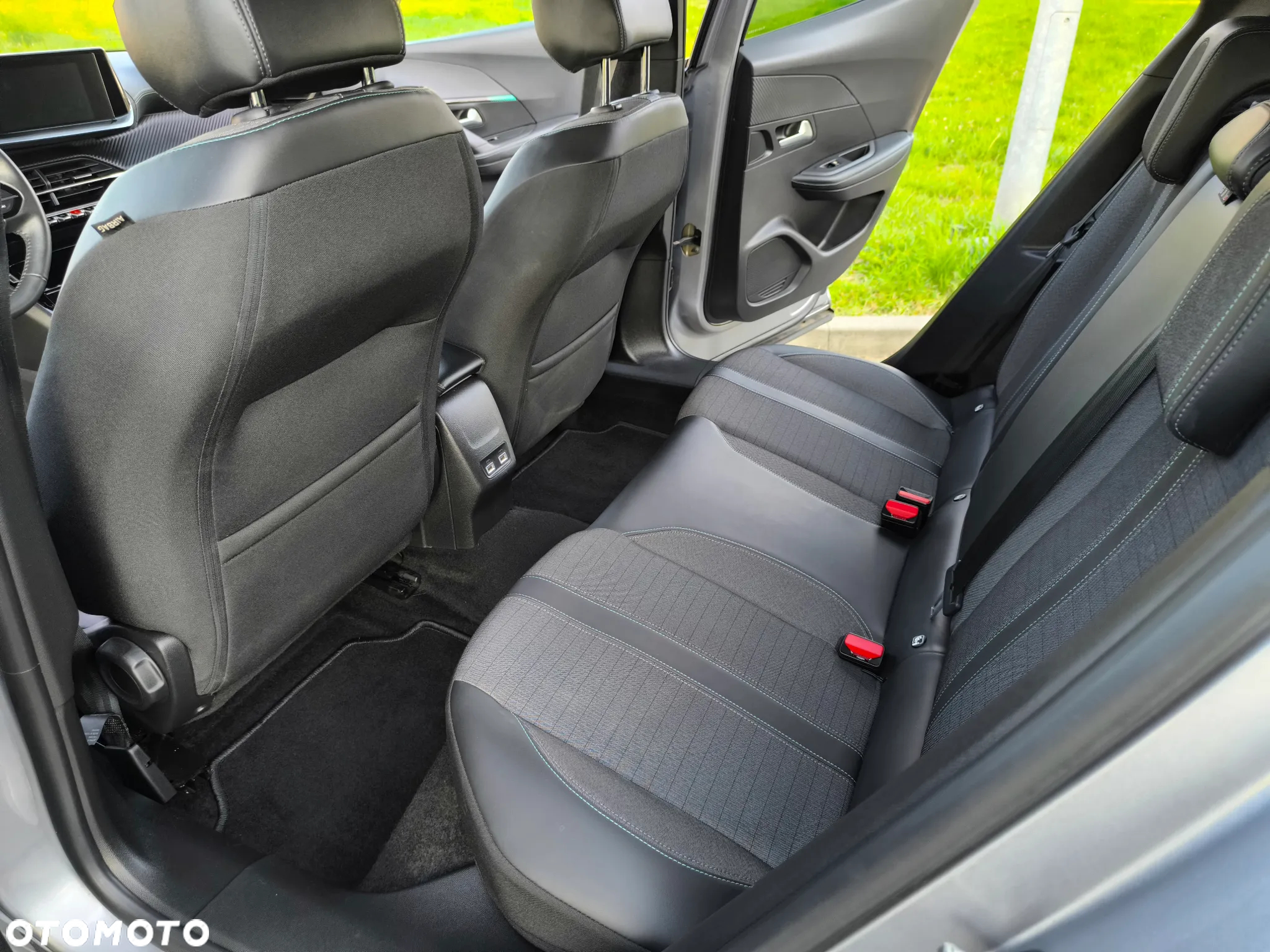 Peugeot 2008 e-2008 Allure Pack - 18