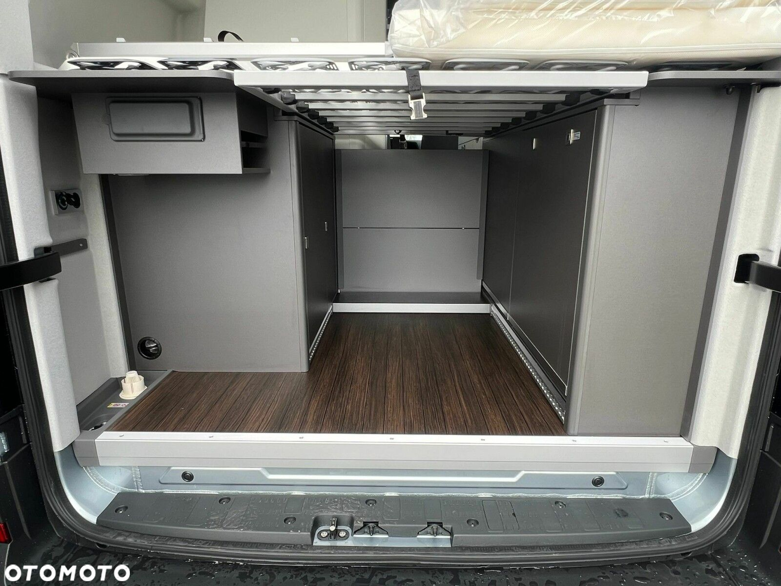 Volkswagen Grand California - 17