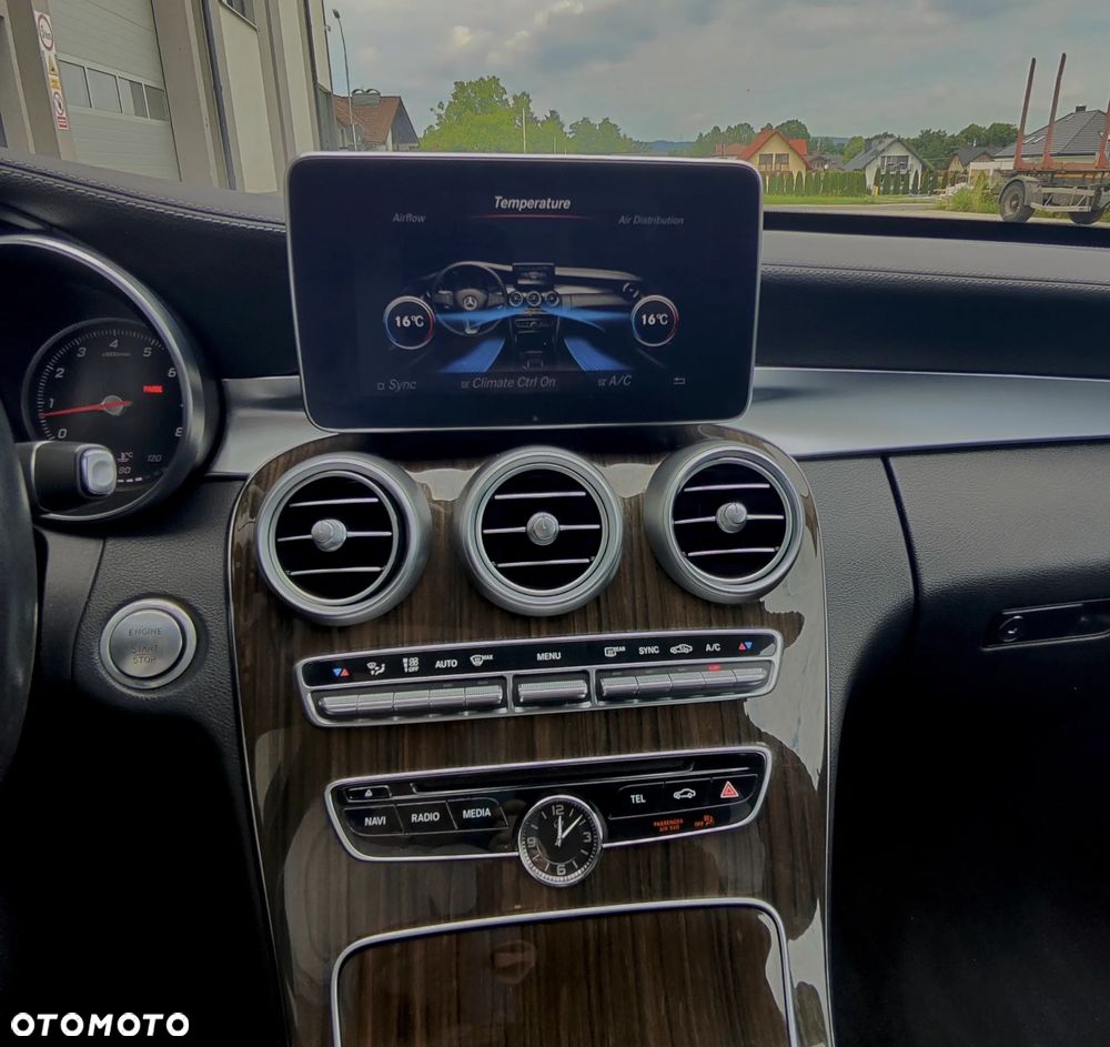 Mercedes-Benz Klasa C 300 7G-TRONIC - 31